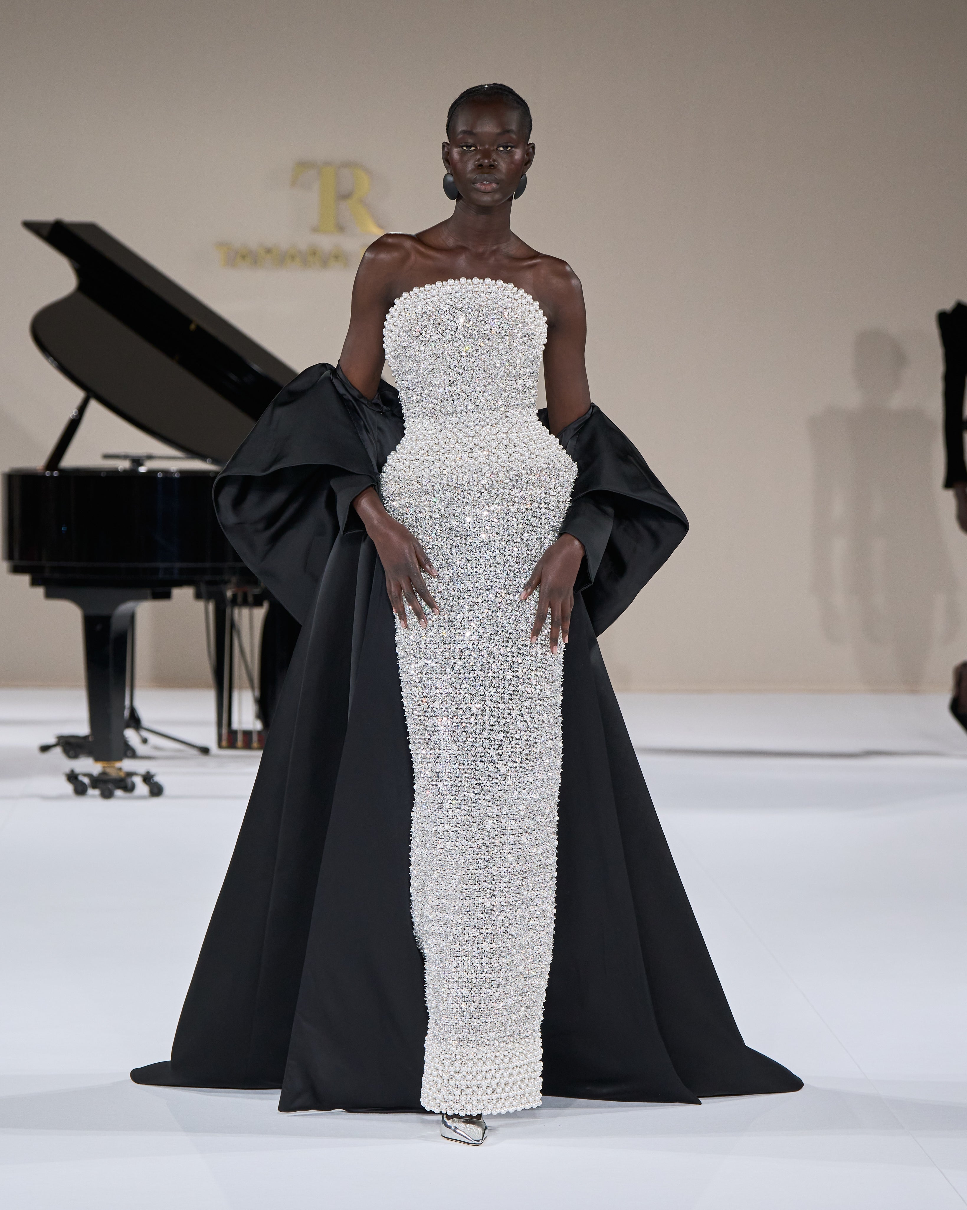 Look 18 – Tamara Ralph