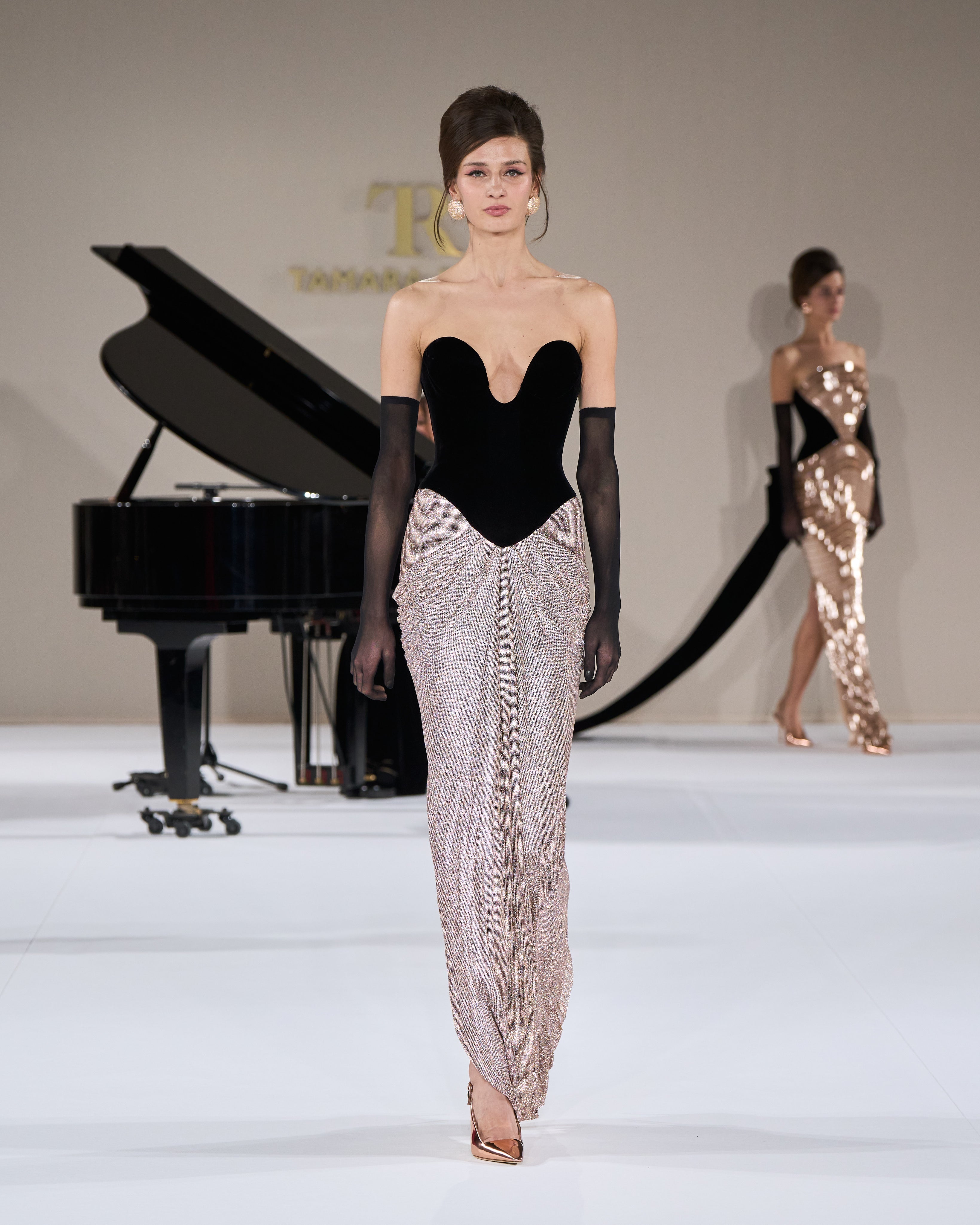 Look 26 – Tamara Ralph