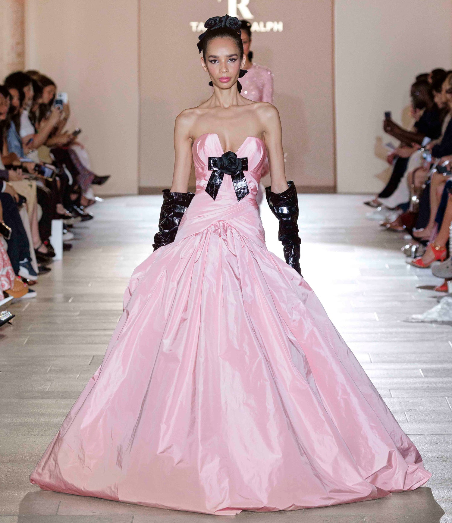 Look 23 – Tamara Ralph