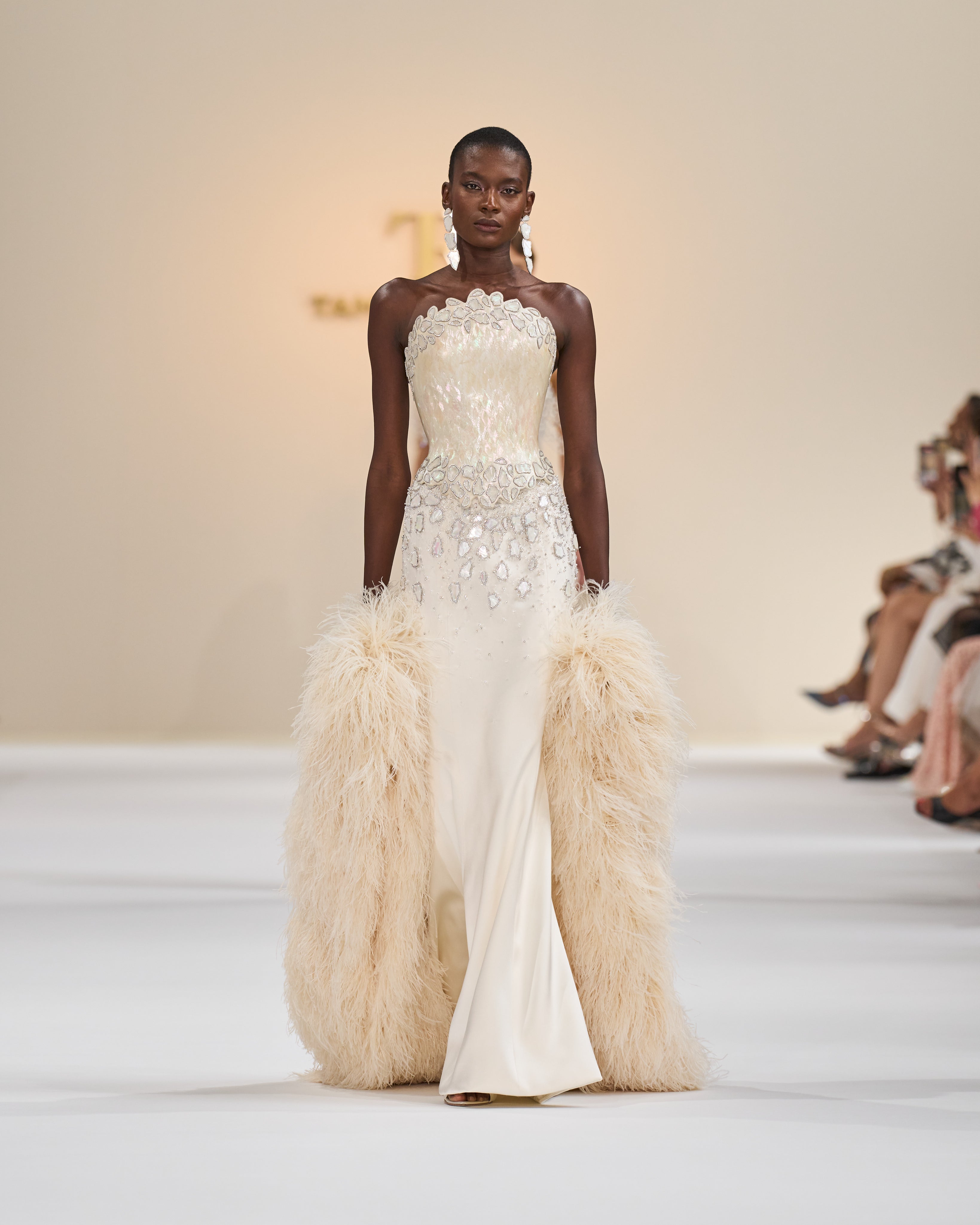 Look 02 – Tamara Ralph