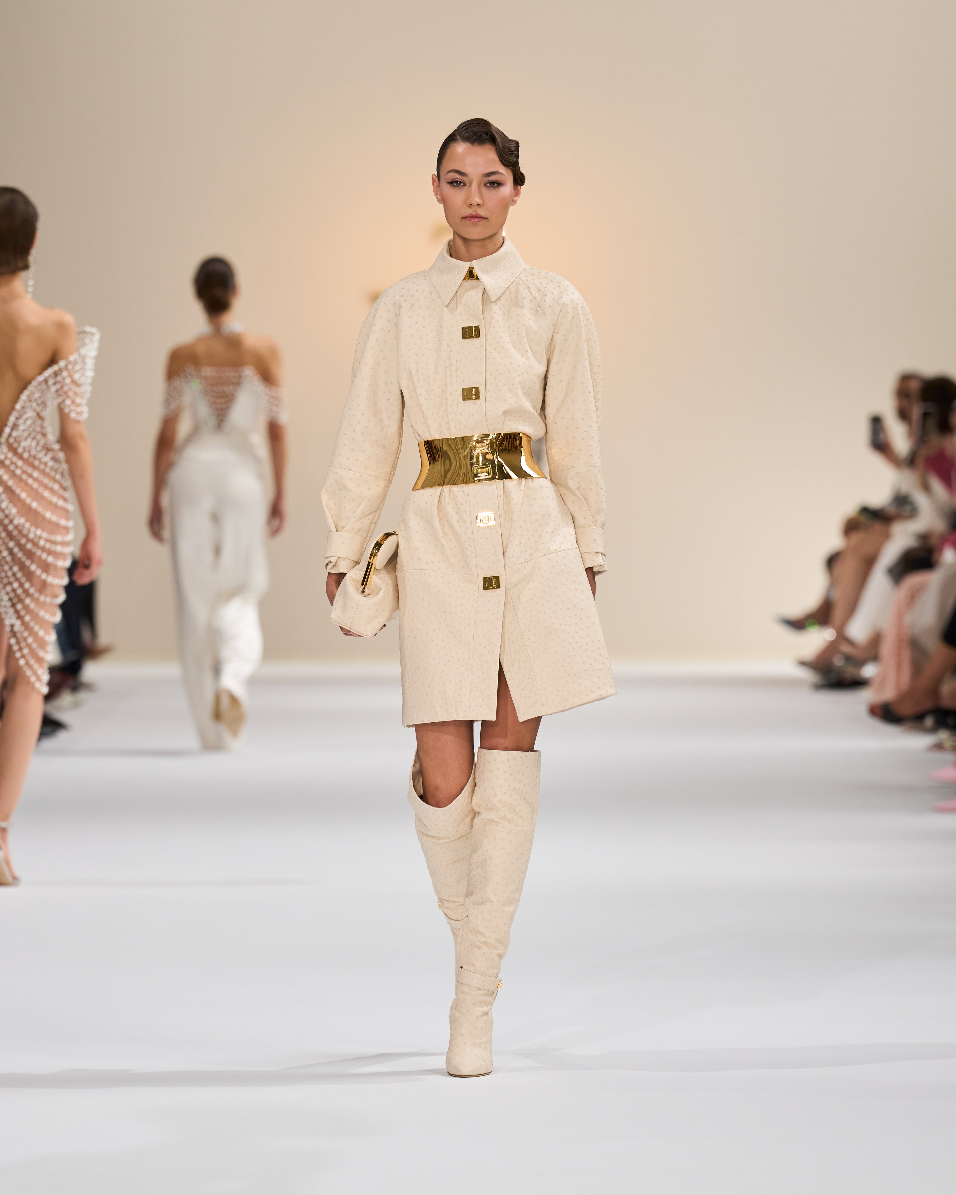 Look 06 – Tamara Ralph