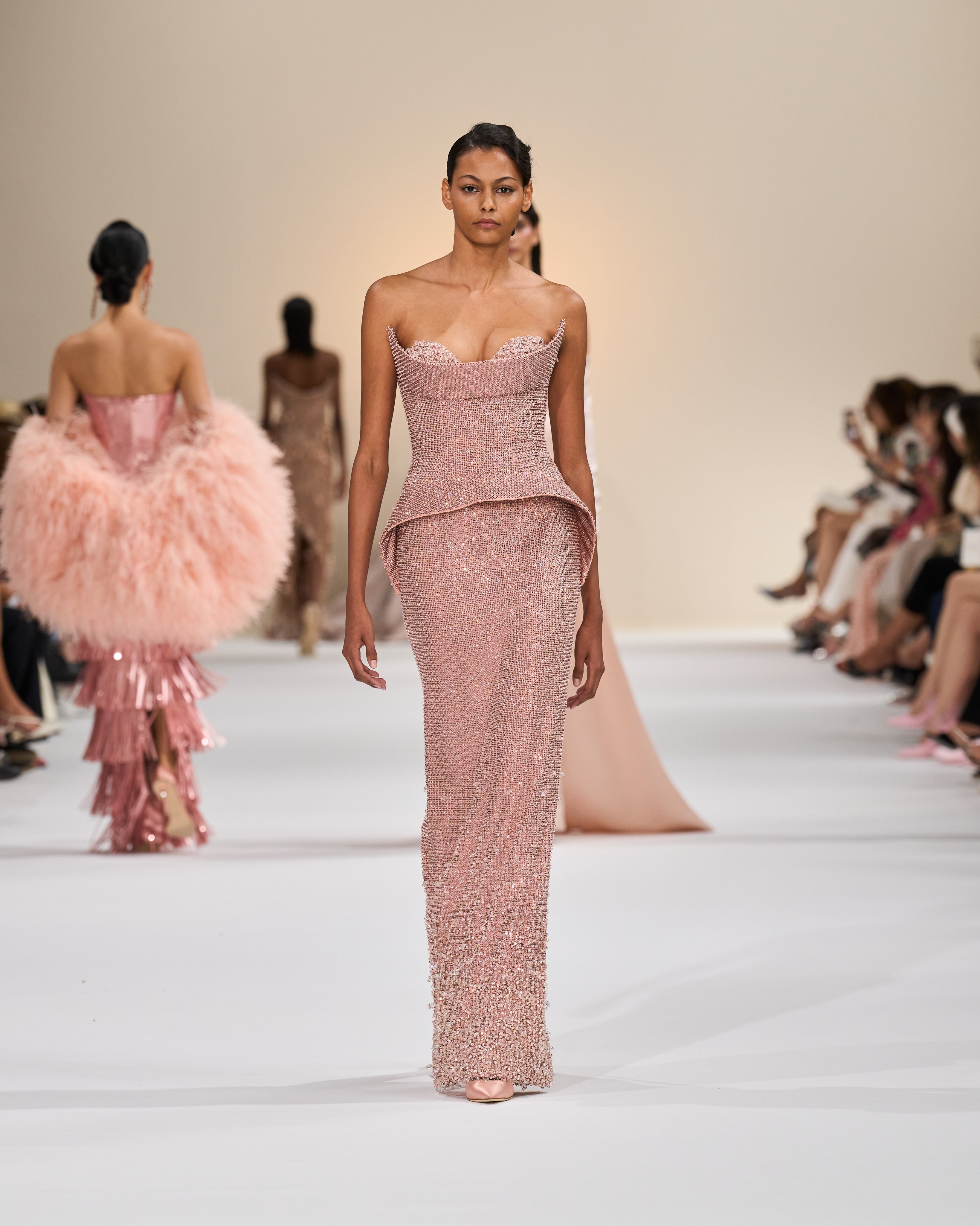 Look 18 – Tamara Ralph