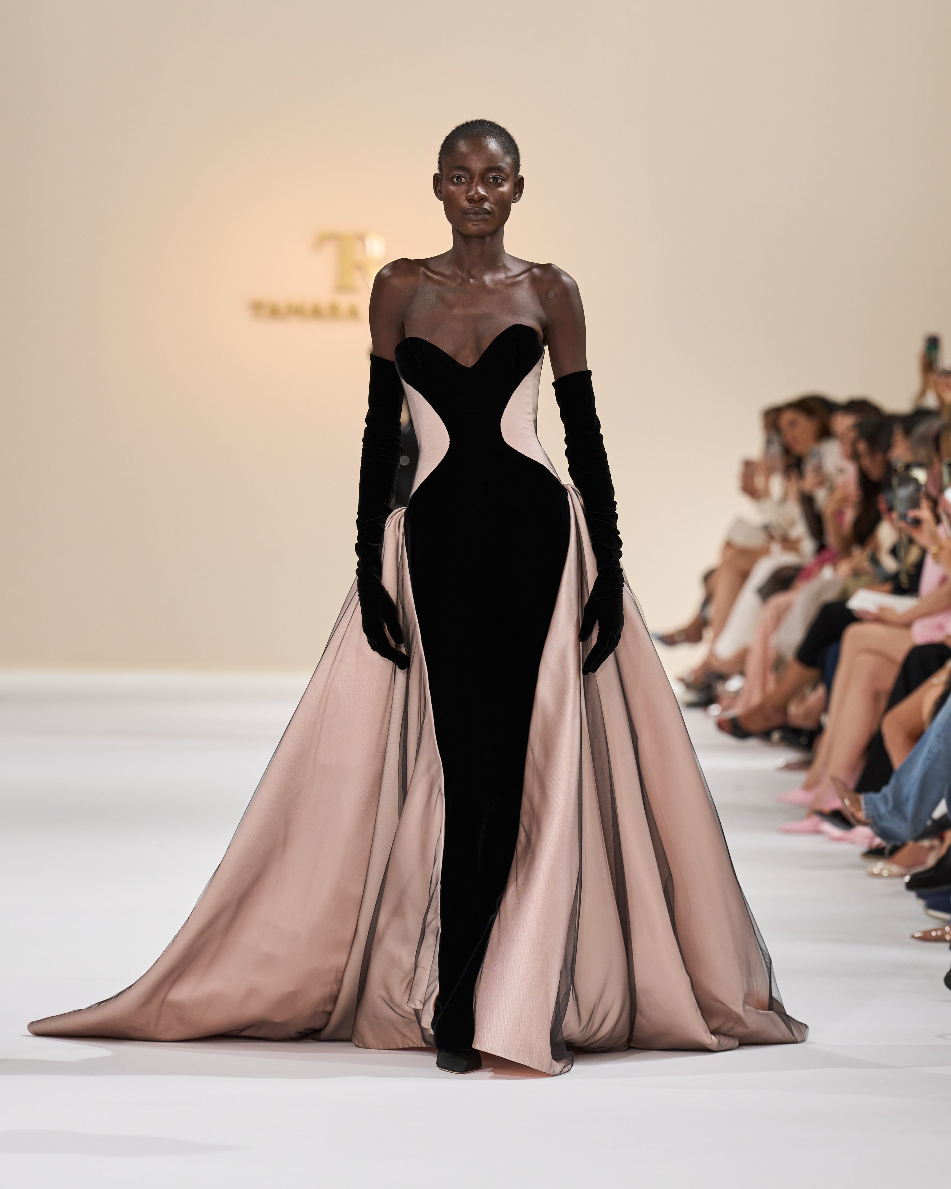 Look 20 – Tamara Ralph