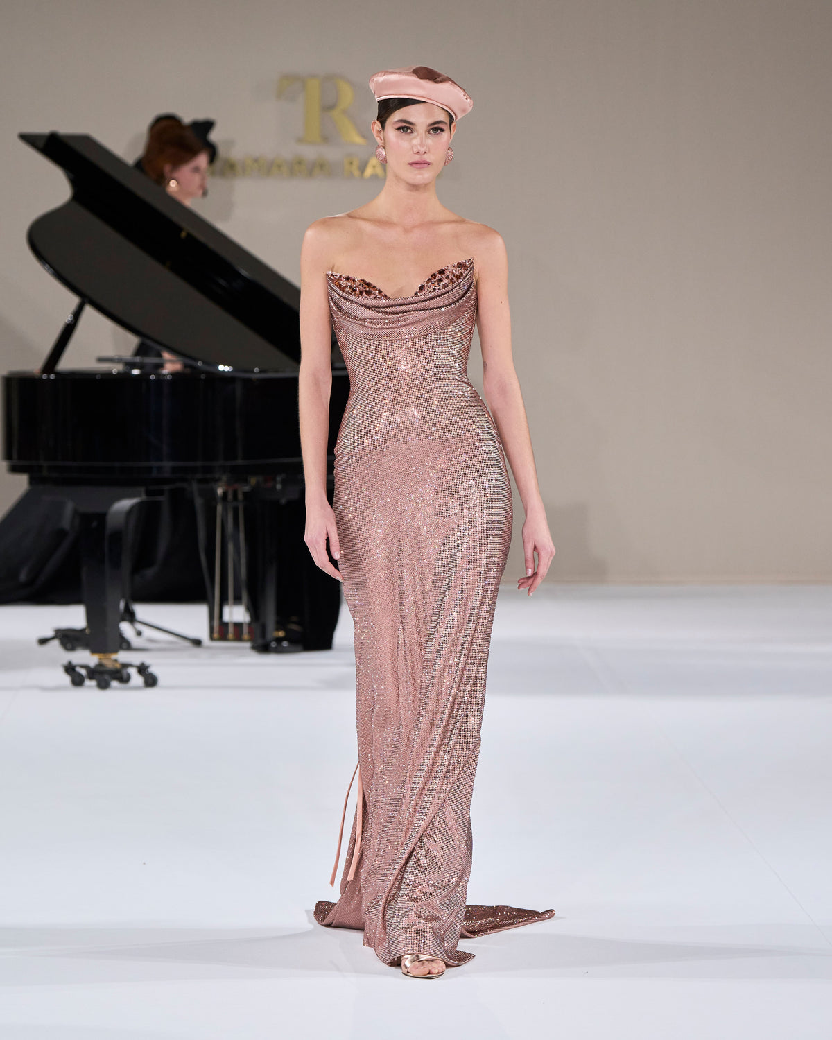 Look 27 – Tamara Ralph