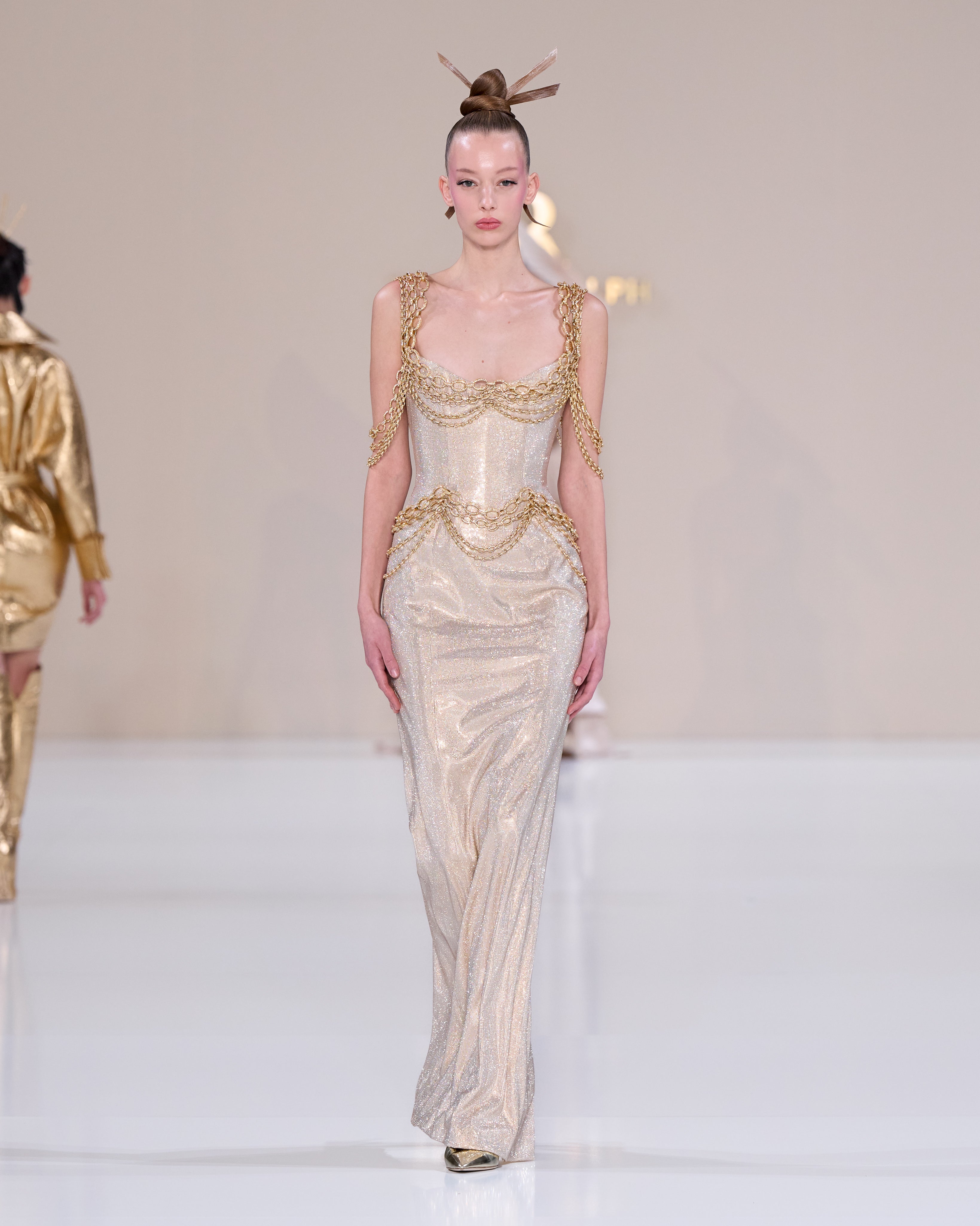 Look 10 – Tamara Ralph