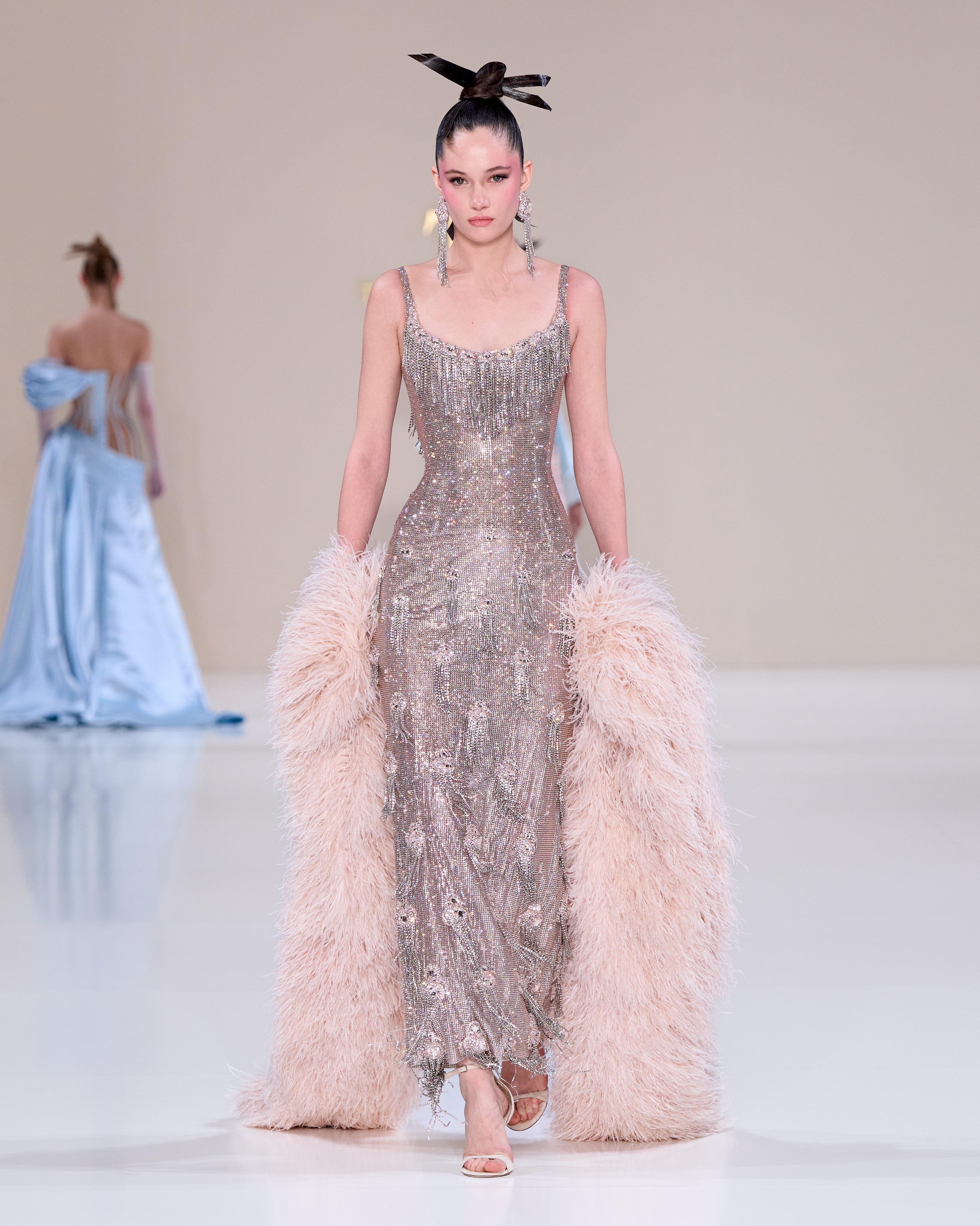 Look 15 – Tamara Ralph