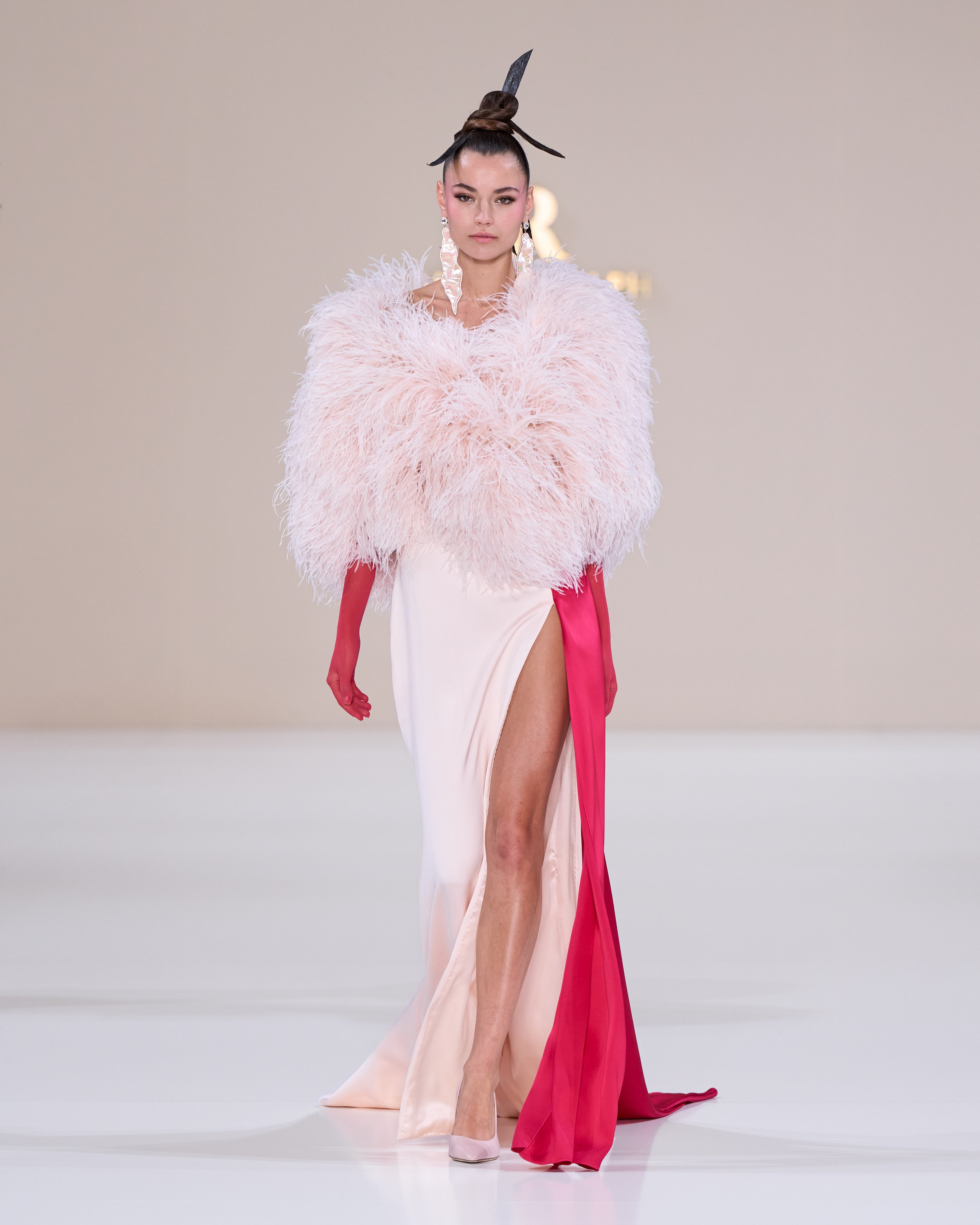 Look 20 – Tamara Ralph