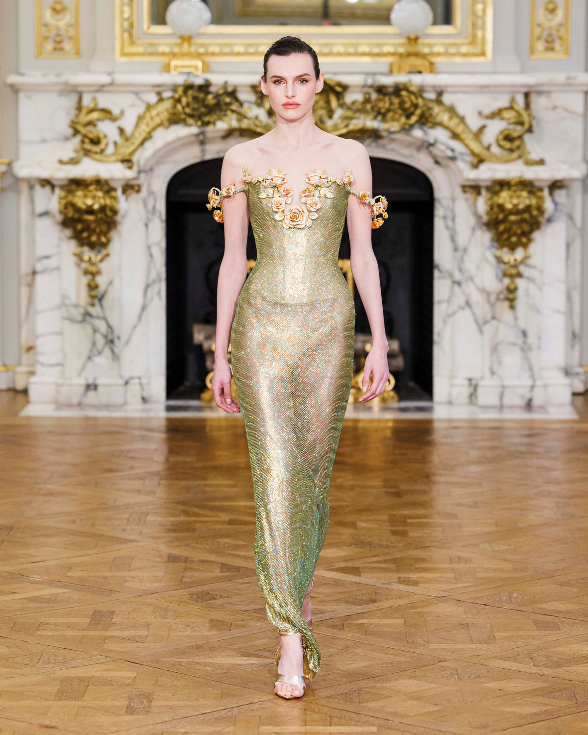 Look 17 – Tamara Ralph