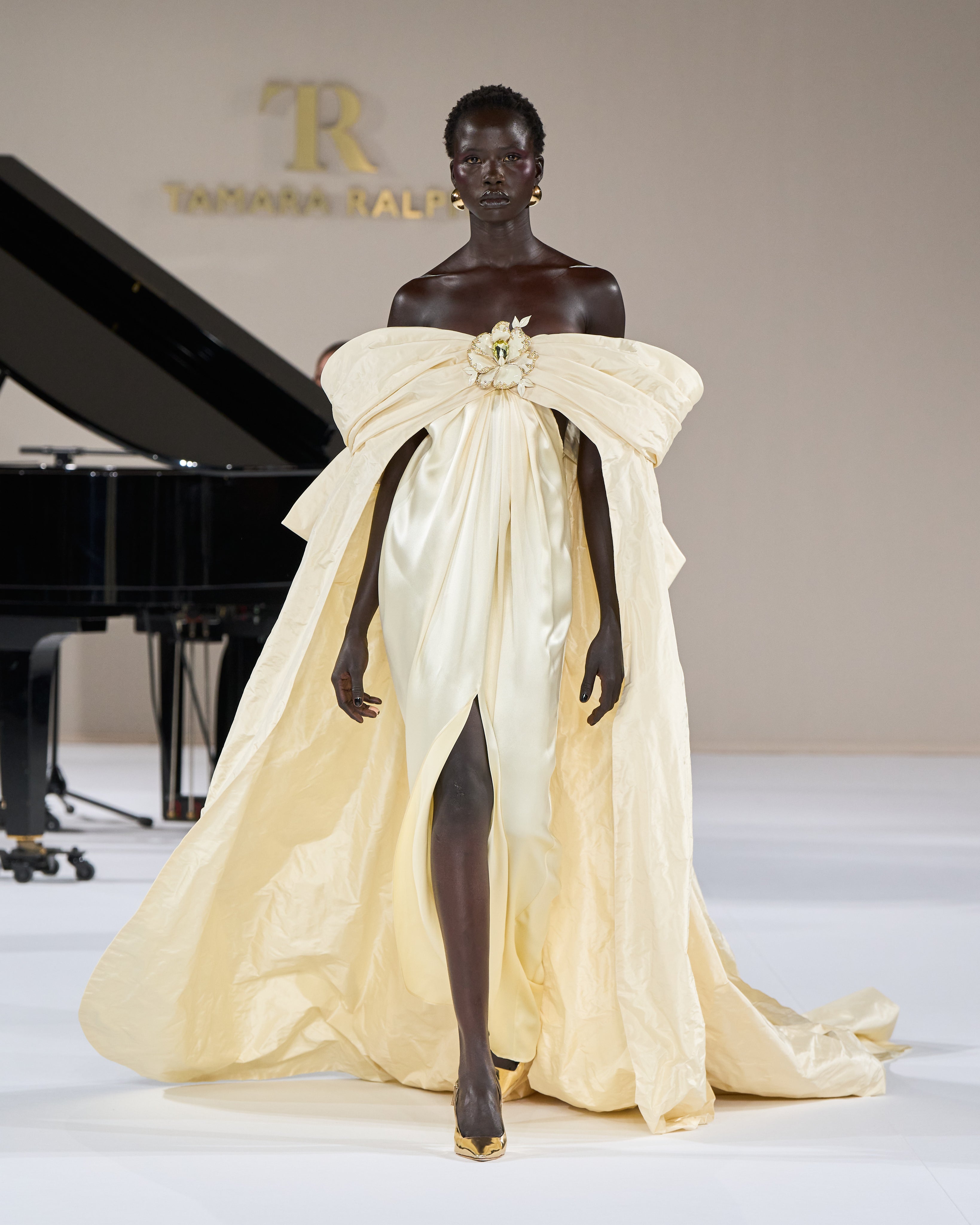 Look 15 – Tamara Ralph