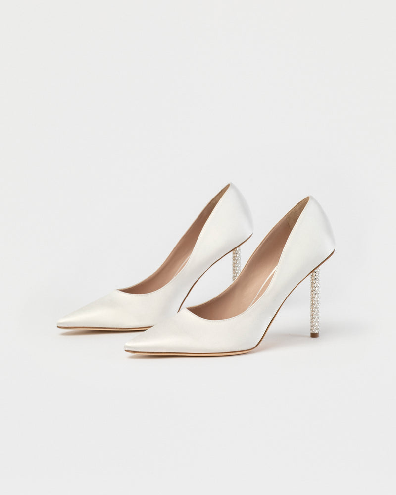 WHITE SATIN PUMP WITH CRYSTAL HEEL